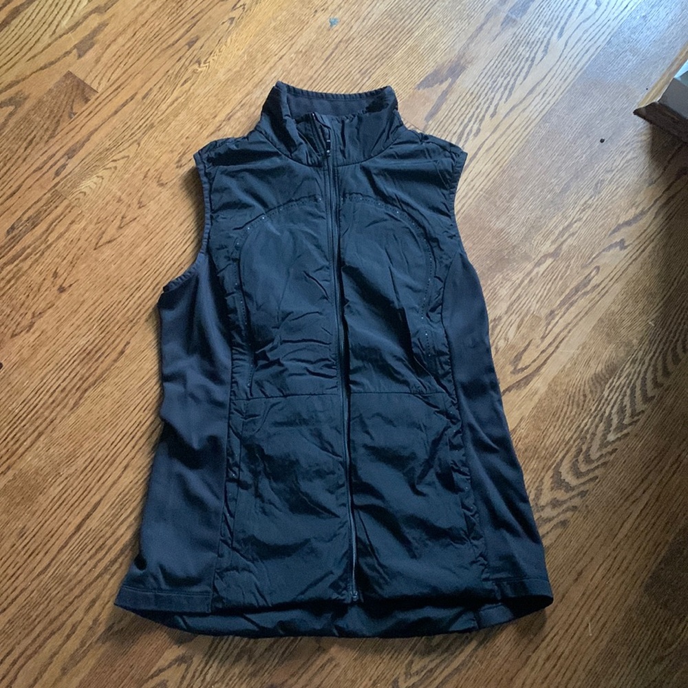 LULULEMON black vest